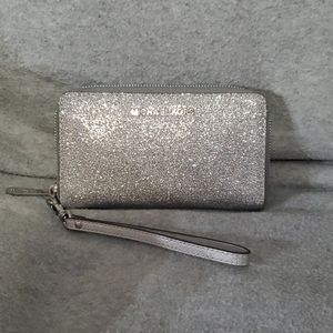 New Michael Kors Silver Glitter Cell Case Wristlet